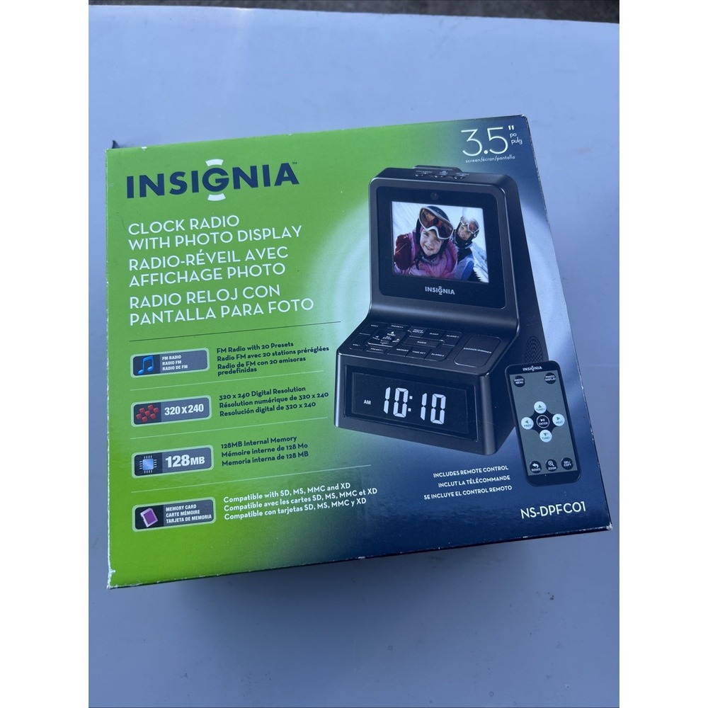 INSIGNIA Photo Display Digital Alarm Clock Radio NS-DPFC01